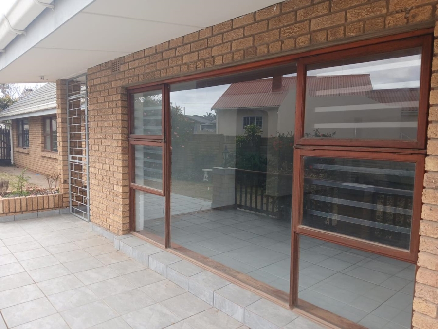 4 Bedroom Property for Sale in Hartenbos Central Western Cape